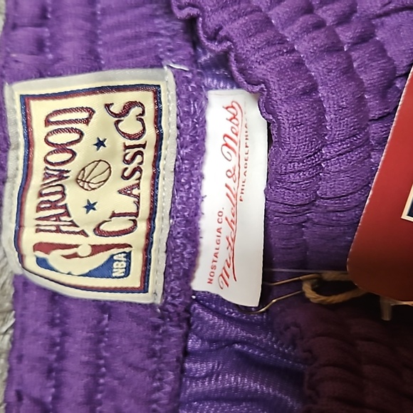 Mitchell and Ness lakers shorts nwt - Picture 4 of 4